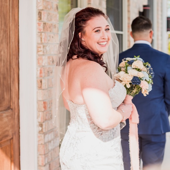 Wedding Dress *Altered* Essence of Australia Fit & Flare/Mermaid size 14 - Picture 4 of 7